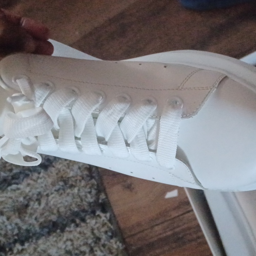 Shoes - Picture 3 of 4